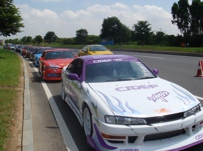 疯狂飘移假爸爸剧照的剧照