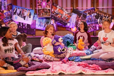 周六夜现场：艾玛·斯通/防弹少年团剧照的剧照