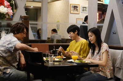 待风平浪静剧照的剧照