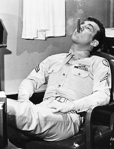 纽曼军医剧照的剧照