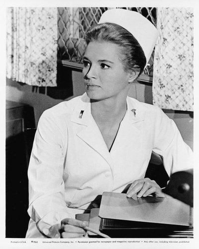 纽曼军医剧照的剧照