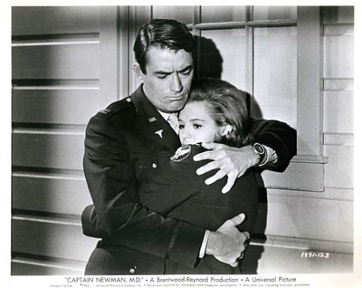 纽曼军医剧照的剧照