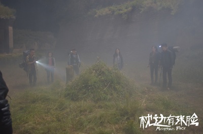 枕边有张脸剧照的剧照