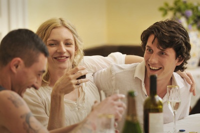 你需要的就是爱剧照的剧照