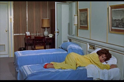 香港女伯爵剧照的剧照