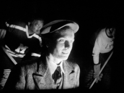 懦夫跪下剧照的剧照