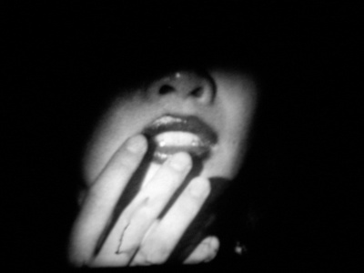 懦夫跪下剧照的剧照