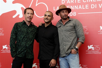 近敌剧照的剧照