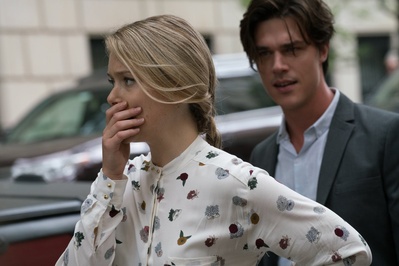 上班时书写剧照的剧照