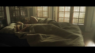 蜷伏剧照的剧照