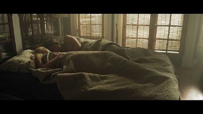 蜷伏剧照的剧照