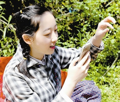 小河亲过我的脸剧照的剧照