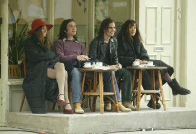 摇摆嬉皮士剧照的剧照