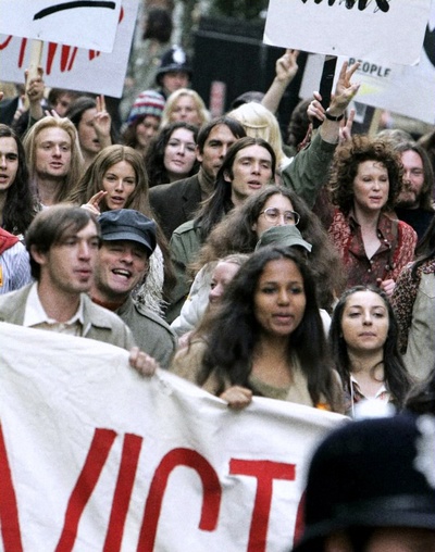 摇摆嬉皮士剧照的剧照