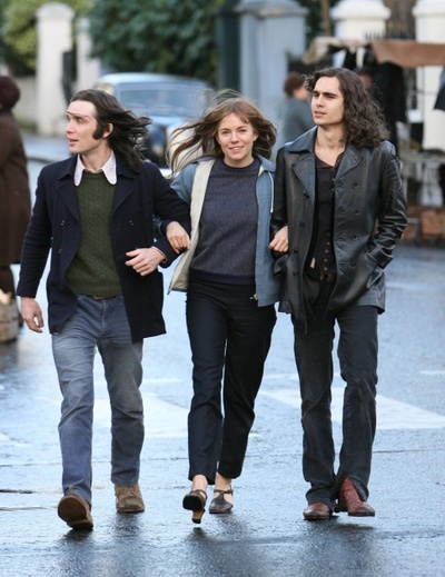 摇摆嬉皮士剧照的剧照