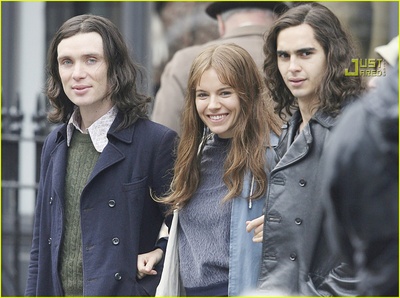 摇摆嬉皮士剧照的剧照