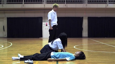 独裁者古贺剧照的剧照