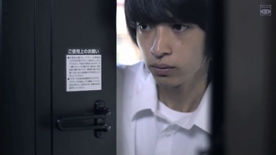 独裁者古贺剧照的剧照