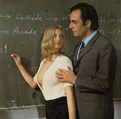 校园女孩报告：让父母难以入眠的事剧照的剧照