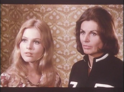 校园女孩报告：让父母难以入眠的事剧照的剧照