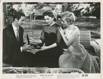 香染石榴裙剧照的剧照