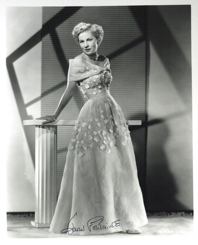 香染石榴裙剧照的剧照