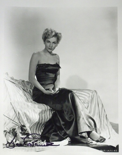 香染石榴裙剧照的剧照