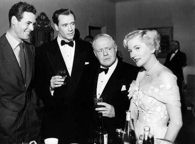 香染石榴裙剧照的剧照