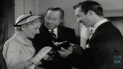 香染石榴裙剧照的剧照