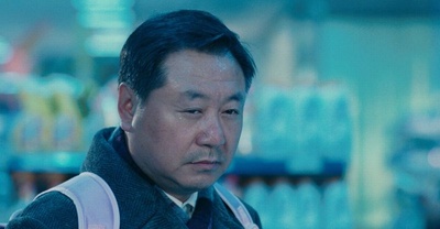 跟踪孔令学剧照的剧照