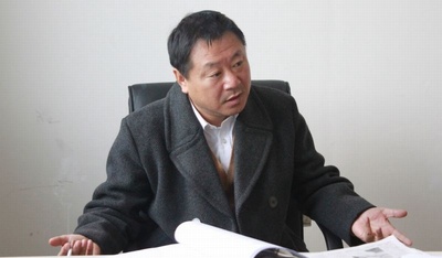 跟踪孔令学剧照的剧照