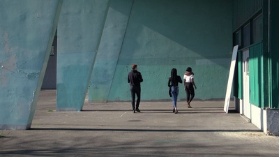 年轻的孤寂剧照的剧照