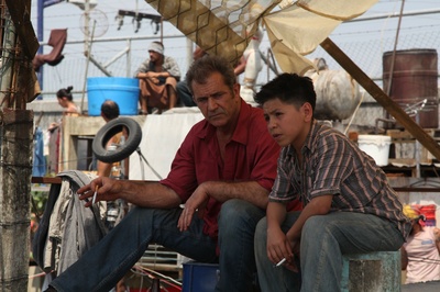 抓住外国佬剧照的剧照