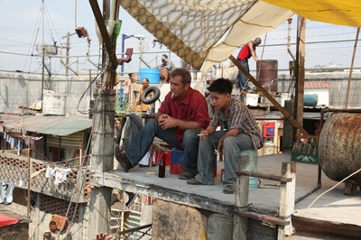 抓住外国佬剧照的剧照