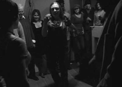 公园长椅上的盖伊与玛德琳剧照的剧照