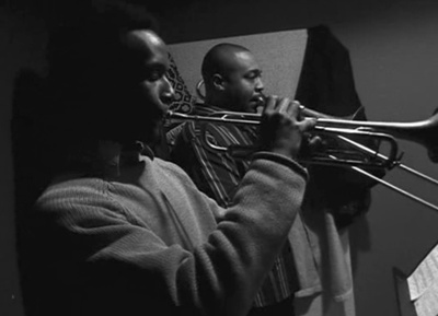 公园长椅上的盖伊与玛德琳剧照的剧照