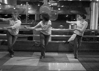 公园长椅上的盖伊与玛德琳剧照的剧照