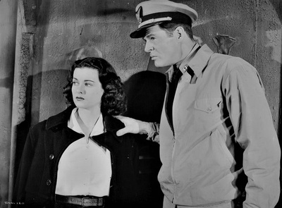 海滩上的女人剧照的剧照