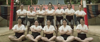 菊与断头台剧照的剧照