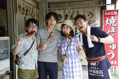 群青色大道剧照的剧照