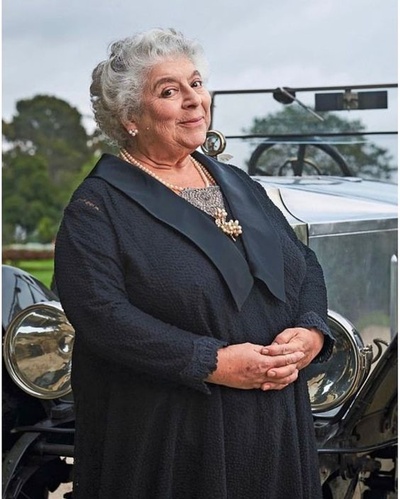 费雪小姐和泪之穴剧照的剧照