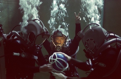 深海圆疑剧照的剧照