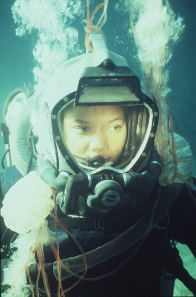 深海圆疑剧照的剧照