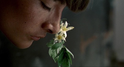 伤心的奶水剧照的剧照