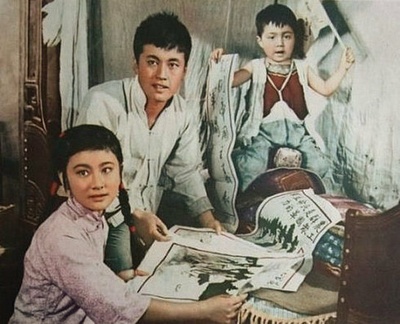 革命家庭剧照的剧照