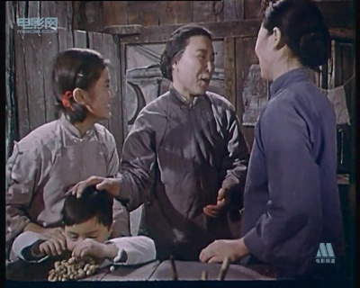 革命家庭剧照的剧照