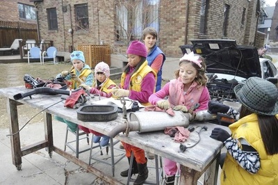 老哥帮帮忙剧照的剧照