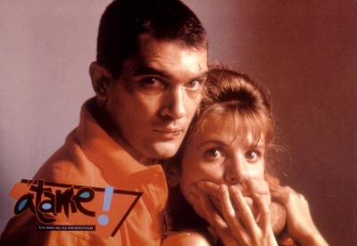 捆着我，绑着我剧照的剧照