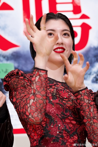 犬鸣村剧照的剧照