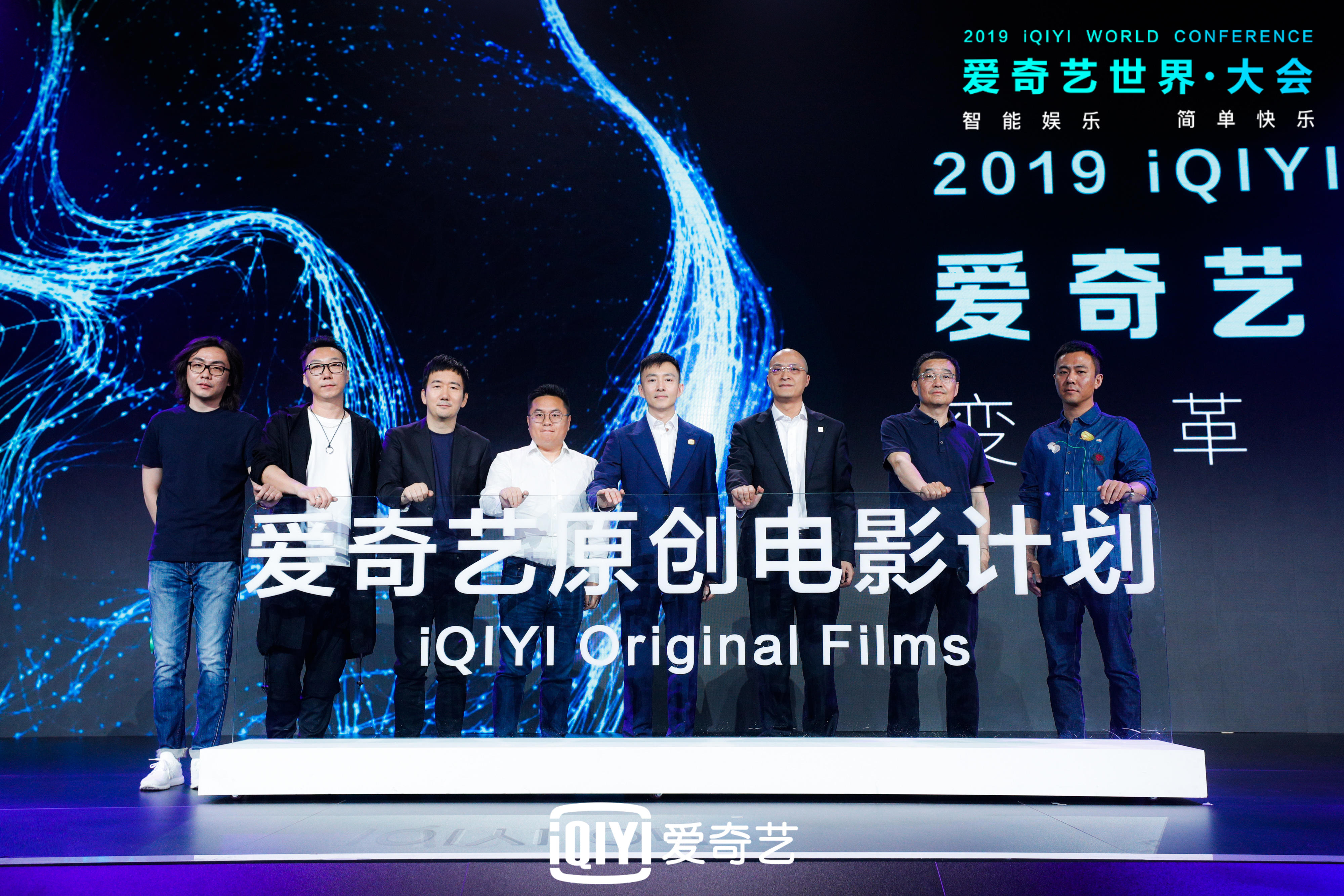 逗爱熊仁镇剧照的剧照